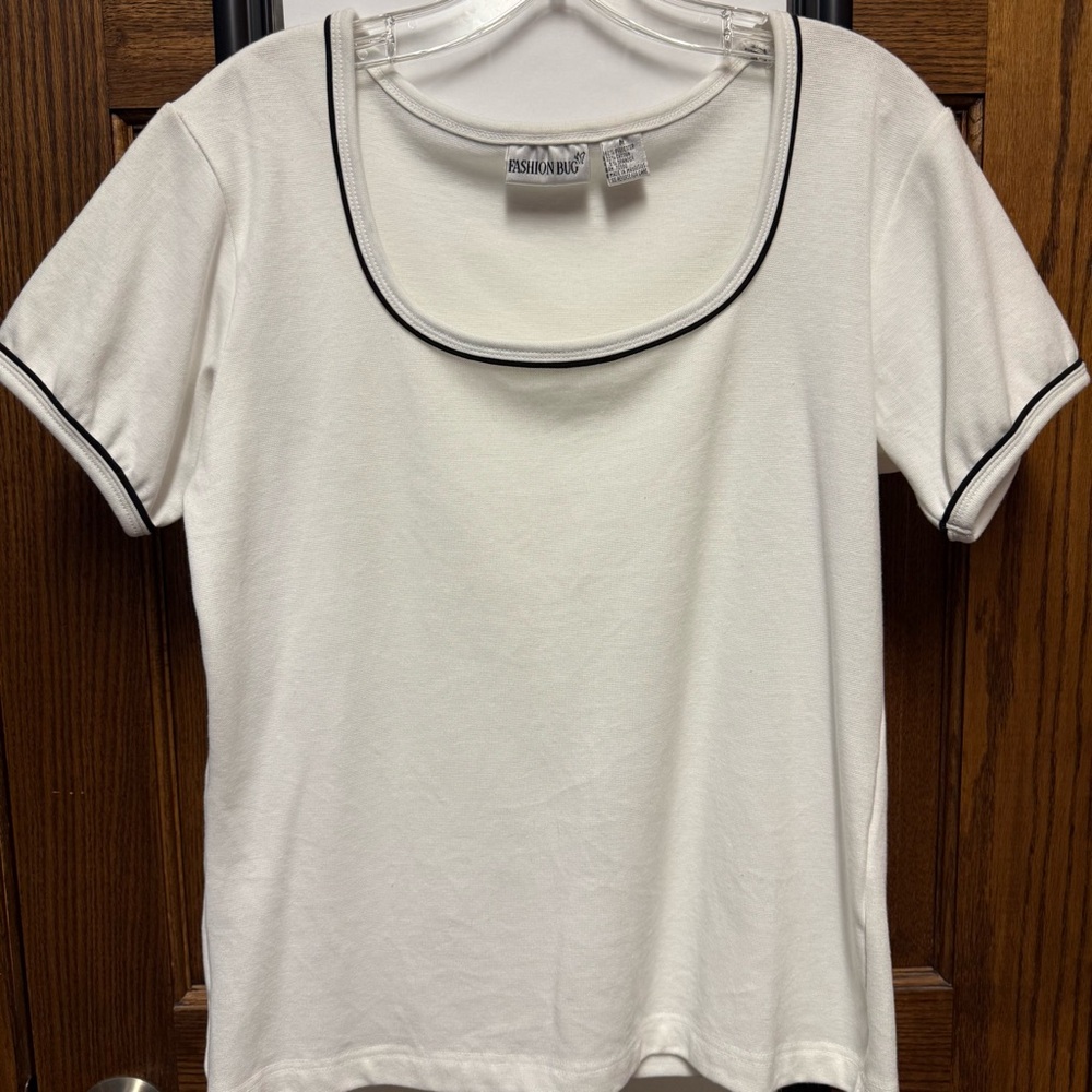 Fashion Bug NWOT Women White Shirt Size M